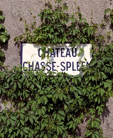 Sign on wall at Chteau ChasseSpleen   MoulisenMdoc Gironde France   Mdoc Cru Bourgeois Exceptionnel  Bordeaux