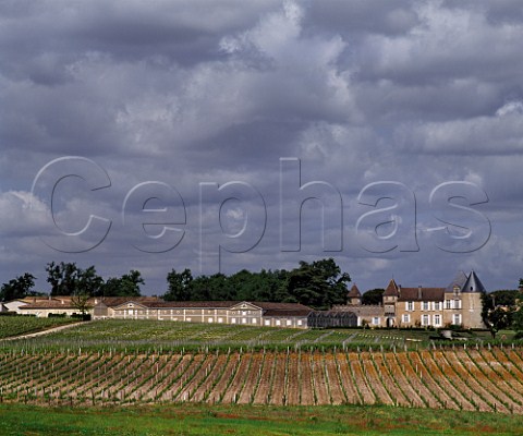 Chteau dYquem and chais viewed from its vineyard  Sauternes Gironde France  Sauternes  Bordeaux
