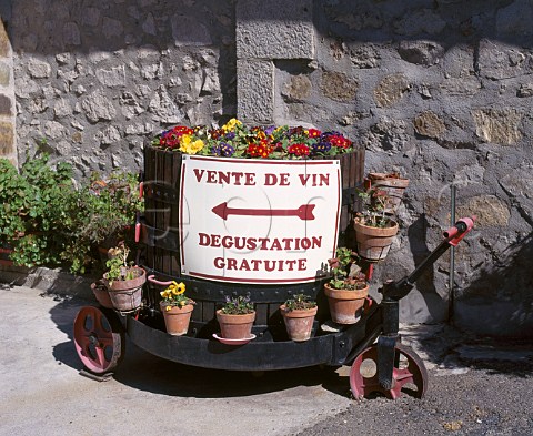 Vente de Vin sign outside the cooperative at BelestadelaFrontire PyrenesOrientales France     Ctes du Roussillon