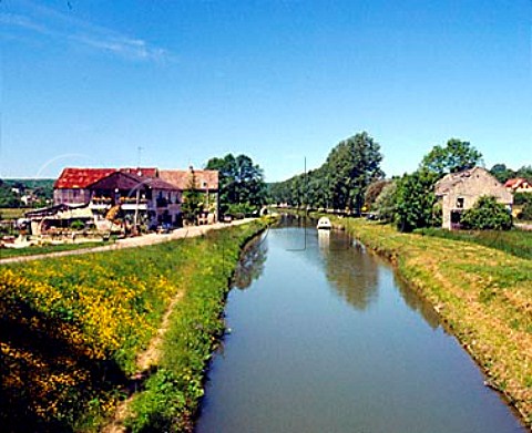 Canal de Bourgogne at Rougemont between   AncyleFranc and Montbard Cte dOr France   Bourgogne