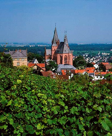 View of Oppenheim and the Katharinenkirche from the   Herrenberg vineyard Hessen Germany   Rheinfront  Rheinhessen