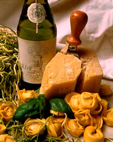 1080553 Pasta  Pasta with olive oil basil and parmesan  cheese jpg
