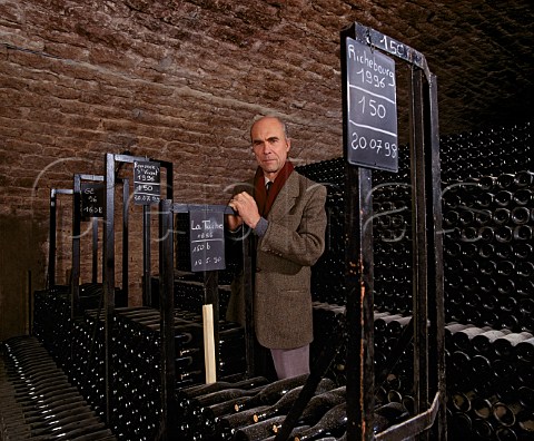 Aubert de Villaine in the bottle ageing cellar of Domaine de la RomaneConti VosneRomane Cte dOr France
