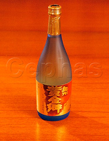 Bottle of Ohshu Ohgonkyou Japanese sake produced by   Iwateshu