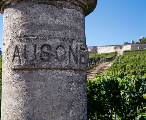Stone pillar in vineyard of Chteau Ausone Stmilion Gironde France   Stmilion  Bordeaux