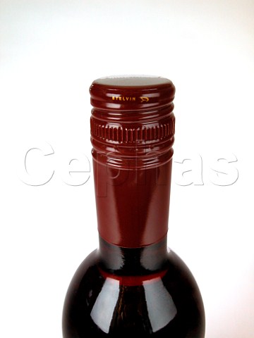 Screwcap bottle of Fetzer Syrah Ros wine