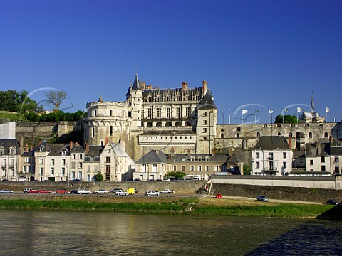 The Royal Chteau at Amboise overlooking the Loire   river IndreetLoire France  Touraine