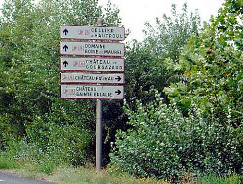 Road signs for chteaux   Hrault France    Minervois