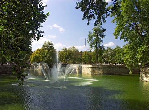 Fountain in the Jardins de la Fontaine Nmes Gard   France LanguedocRoussillon