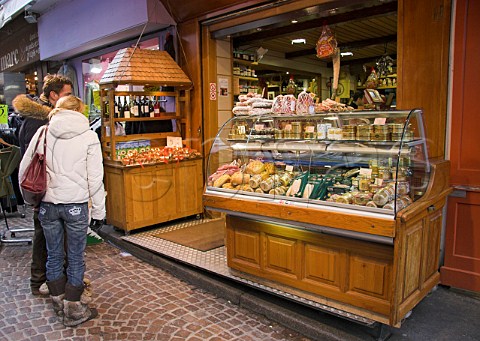 Delicatessen shop in March Mouffetard on Rue   Mouffetard Paris France