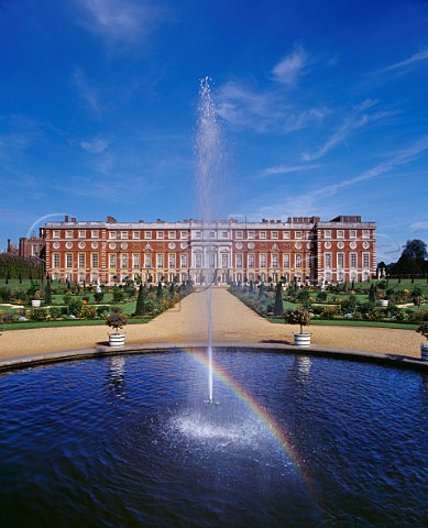 Fountain in the Privy Garden at Hampton Court   Palace   London England