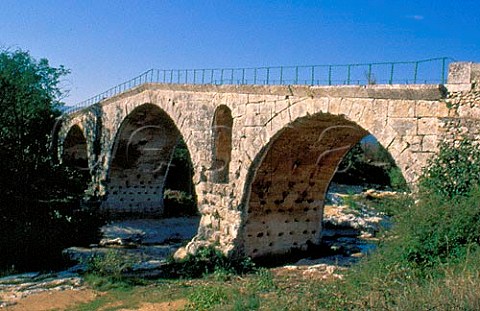 Pont Julien roman bridge over the River Calavon near Apt    BouchesduRhne France