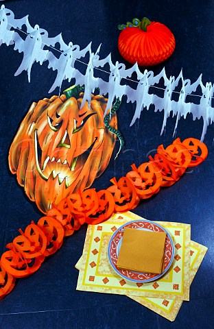 Halloween decorations and napkins