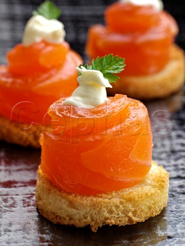 Cured salmon canaps