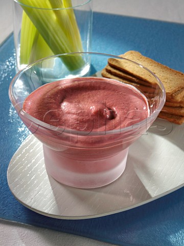 Beetroot dip with Melba toast