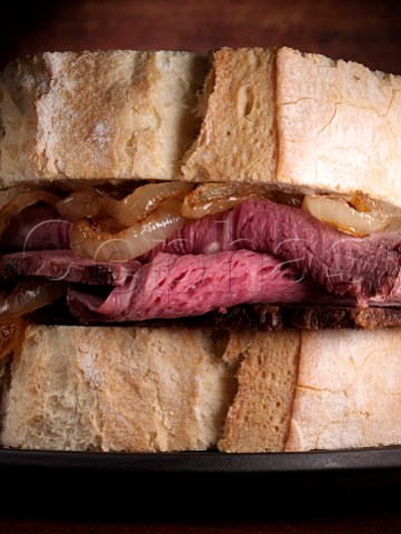 Beef sandwich with carmelised onions