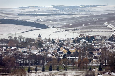 Chablis and its StPierre church viewed over the Serein River with Montmains vineyard beyond and village of Courgis in distance Yonne France   Chablis Premier Cru
