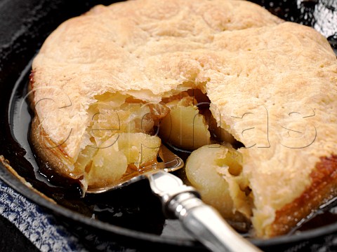 Serving an apple pie