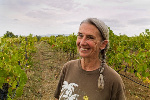 Carla Benini in vineyard of Sassotondo Sovana Tuscany Italy  Rosso Sovana