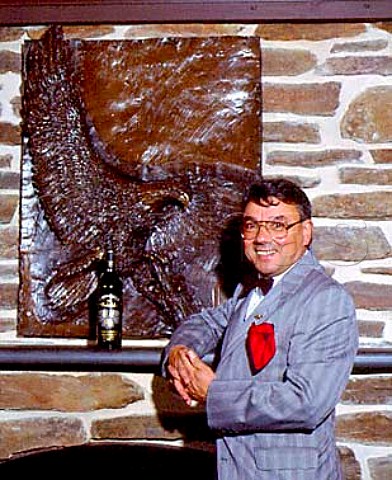 Wolf Blass with his 1984 Black Label  a Cabernet   SauvignonShirazMerlot blend The eagle is the symbol   of his company Nuriootpa Barossa Valley SA