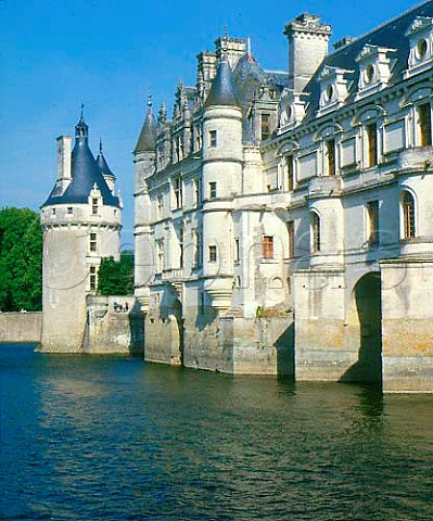 Chenonceau Chteau over the River Cher at   Chenonceaux IndreetLoire France