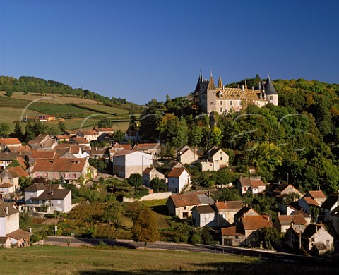 Village and 15thcentury chteau of La Rochepot  Cte dOr France  Bourgogne Hautes Ctes de Beaune