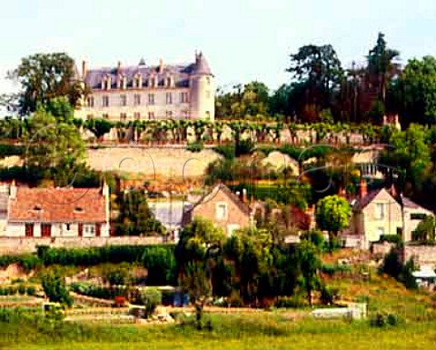 Houses below Chteau de Moncontour some of which   are partly in caves hewn out of the tuffeau subsoil  Vouvray IndreetLoire France