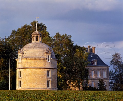 Chteau Latour and its pigeonnier Pauillac Gironde  France   Mdoc  Bordeaux