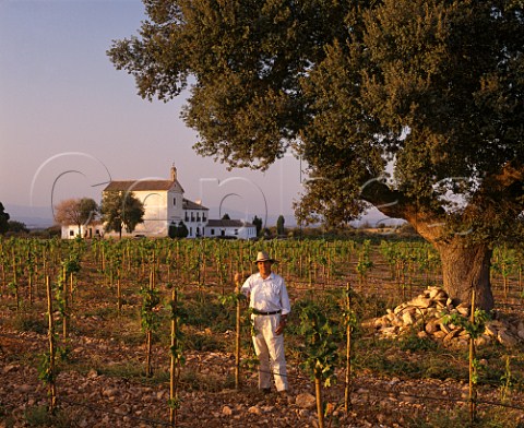 Carlos Falco Marques de Grion in a Syrah vineyard on his estate of Valdepusa Malpica de Tajo west of Toledo Spain