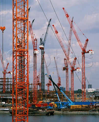 1986  construction work on Isle of Dogs Docklands London England 