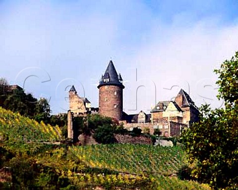 Burg Stahleck castle and Kloster Furstental vineyard   above Bacharach town on the west bank of the Rhine   Germany  Mittelrhein