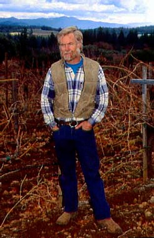 Dunn Vineyards Angwin Napa Co   California Randall Dunn in his Cabernet   Sauvignon vineyards on the summit of   Howell Mountain