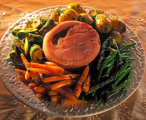 Pressed pickled tongue with vegetables