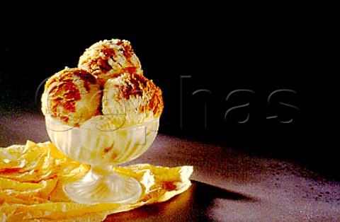 Dessert Caramel and vanilla icecream