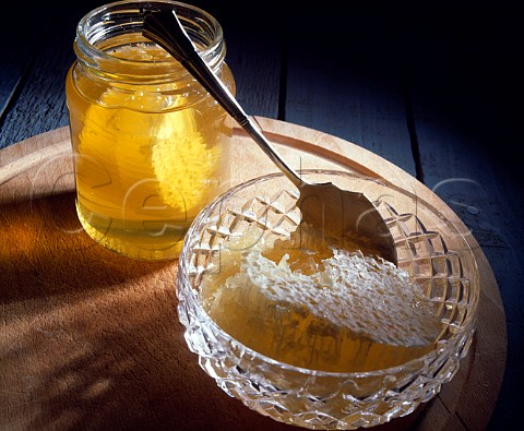 Jar of British cutcomb honey