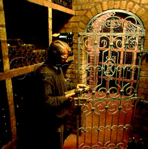 Emmerich Knoll in his cellars at Unterloiben   Austria   Wachau