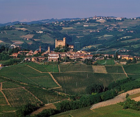 Serralunga dAlba above Vigna Rionda with Montelupo Albese on the hilltop beyond    Piemonte Italy  Barolo