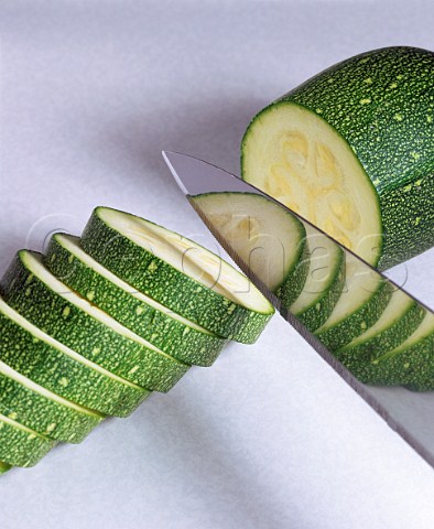 Slicing courgette