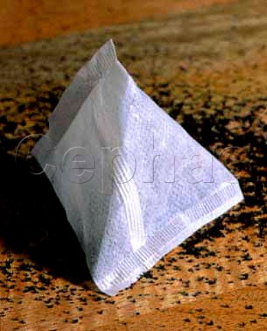 Triangular tea bag