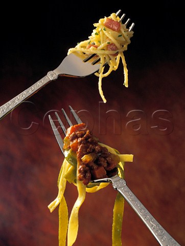 Pasta Spaghetti and tagliatelle on forks