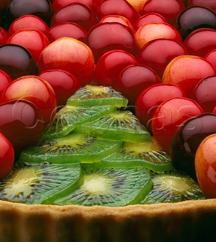 Cherry and kiwi tart