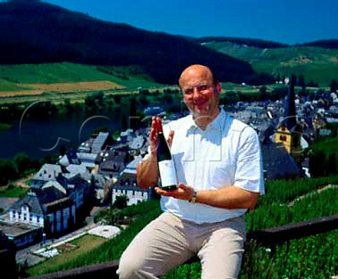 Johannes Selbach of Weingut SelbachOster in the   Sonnenuhr vineyard above Zeltingen Germany  Mosel
