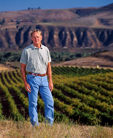 Richard Sanford above his La Rinconada Vineyard   Buellton Santa Barbara Co California  Santa Rita Hills AVA  Santa Ynez Valley AVA