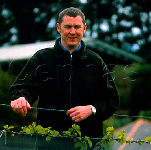 Simon Nunns winemaker of Coopers Creek Vineyard   Huapai New Zealand   Kumeu