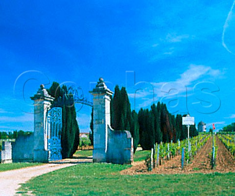 Gateway to Chteau BalestardlaTonnelle with its   tower beyond     Stmilion Gironde France   Stmilion  Bordeaux