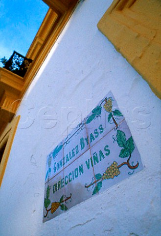 Sign for visitors in the Gonzalez Byass   bodegas Jerez Andaluca Spain