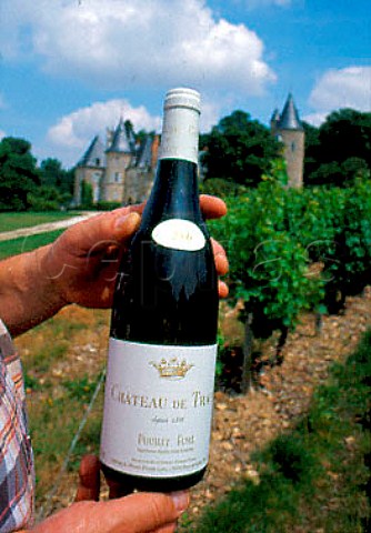 Bottle of PouillyFum in vineyard at   Chteau de Tracy TracysurLoire   Nivre France