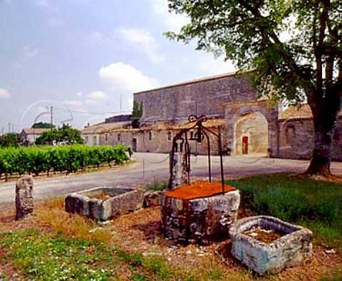 Old well and stone troughs at Chteau Sociondo   Blaye Gironde France   Premires Ctes de Blaye  Bordeaux