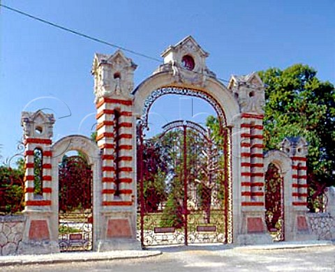 Entrance gates of Chteau La Brousse   StMartinLacaussade Gironde France   Premires Ctes de Blaye  Bordeaux