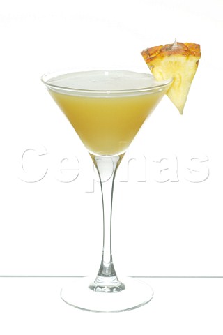 Cocktail Basil Beauty    Glass Martini